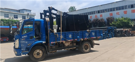 洛南客戶復(fù)購放礦機(jī)發(fā)貨